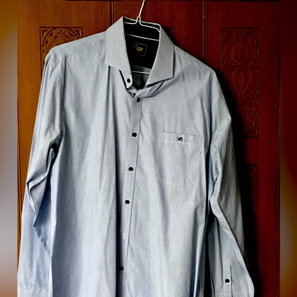 Men’s extra large button-down casual shirt